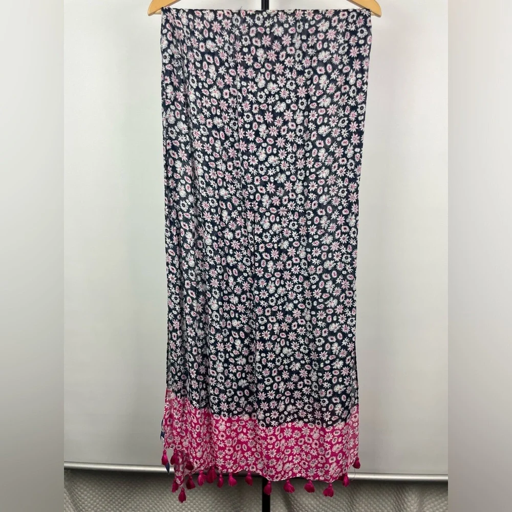 Rebecca Minkoff Daisy White Floral‎ Pink Oblong Tassel Trim Rectangular Scarf